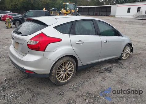 2014 Ford Focus Titanium из США, поврежденный, VIN 1FADP3N23EL402874